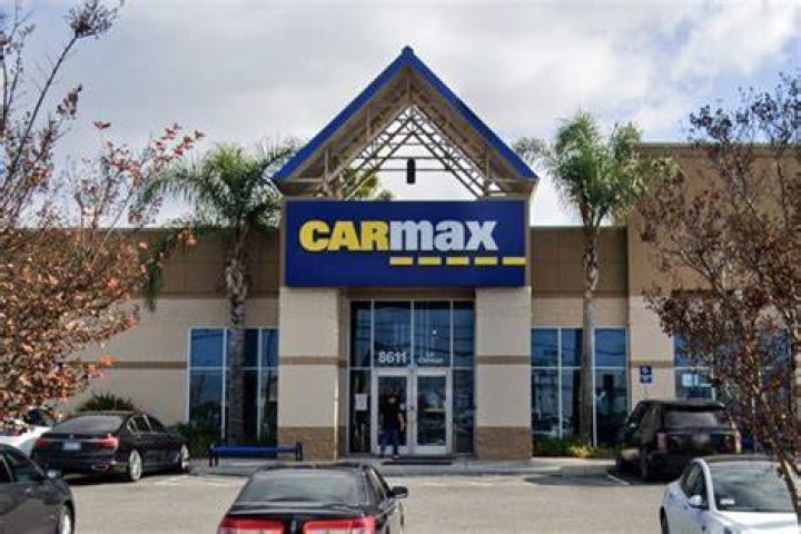Do CarMax's competitors offer warranties