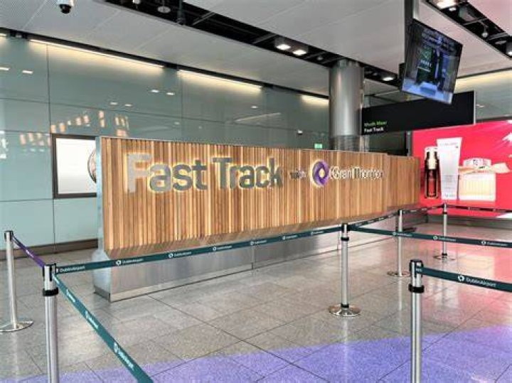 Does CDG have fast track security?