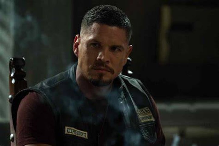 Fans Suspect EZ Reyes Will Kill Emily