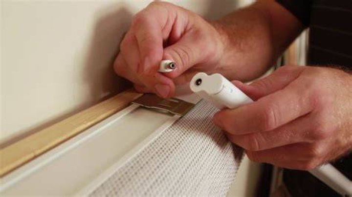 How do I reset my Hunter Douglas remote control blinds?