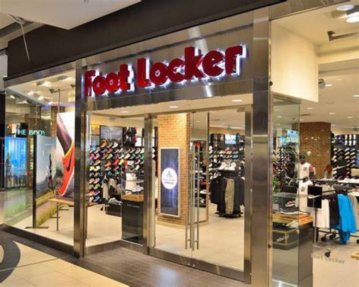How Much Does Foot Locker Pay? - When Employees Get Paid