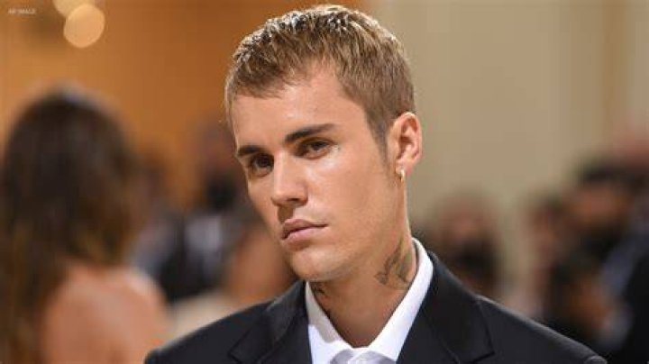 Justin Bieber Says, 'Air France Sucks,' for Sending Monkeys to Labs PETA