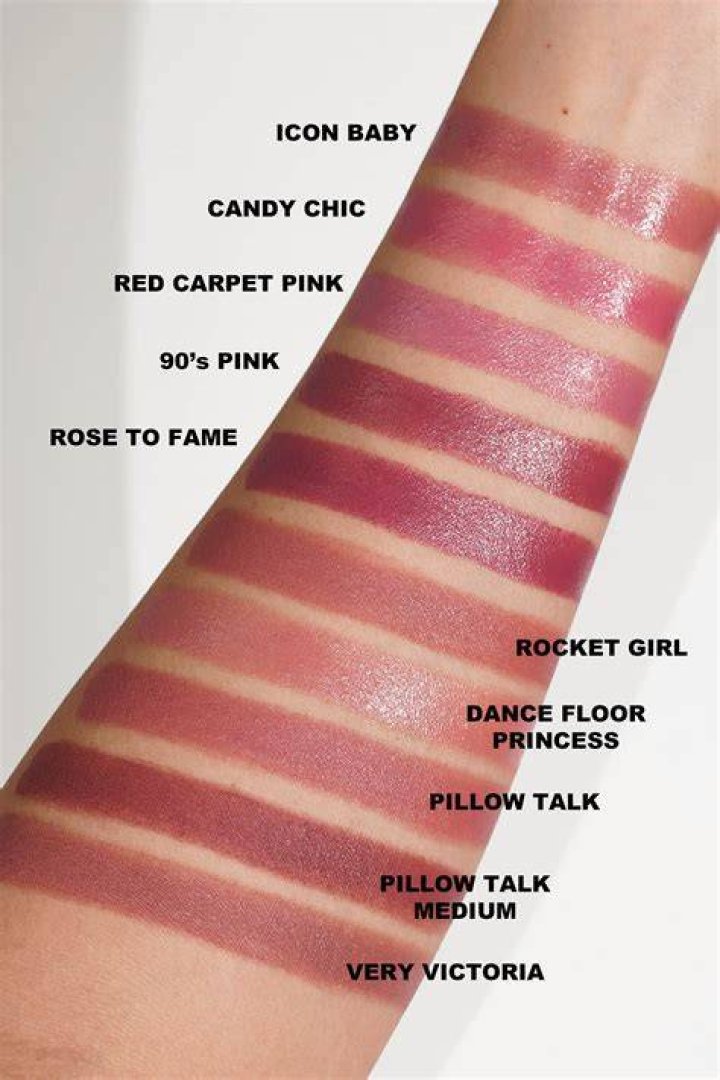 kissing lipstick in shade icon baby
