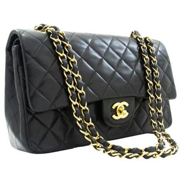 la borsa chanel vintage di hailey bieber &egrave; l&rsquo;investimento sicuro del 2024
