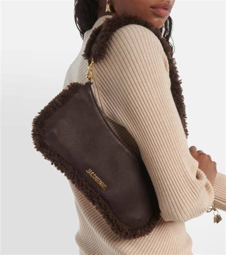Le Bisou Doux Small Leather Shoulder Bag Le Bisou Doux Small Leather Shoulder Bag