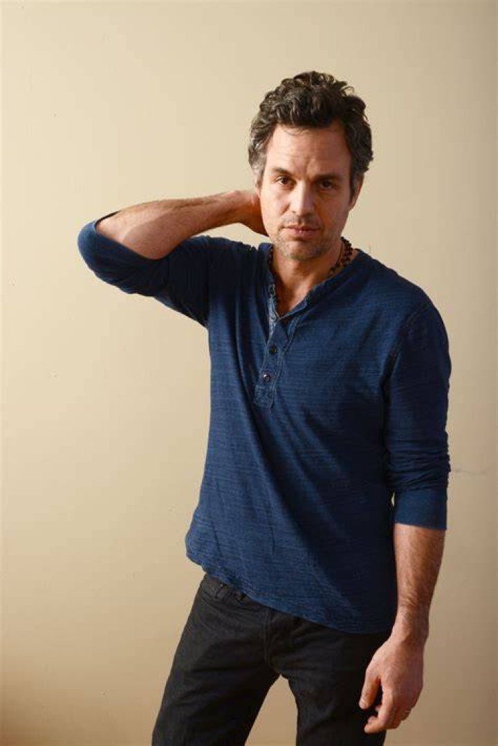 Mark Ruffalo posing while wearing a suit.