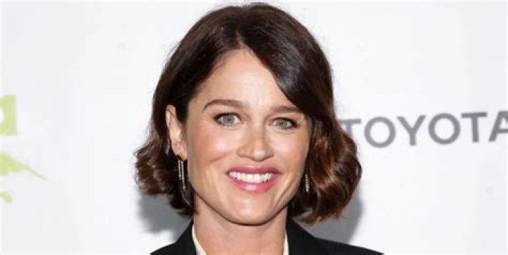 Robin Tunney Net worth, Age Kids, BioWiki, Weight, Husband 2024 The