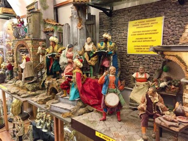 San Gregorio Armeno: statuine di William e Kate