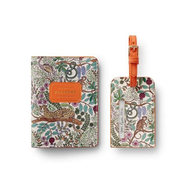 The Passport & Luggage Tag Set The Passport & Luggage Tag Set