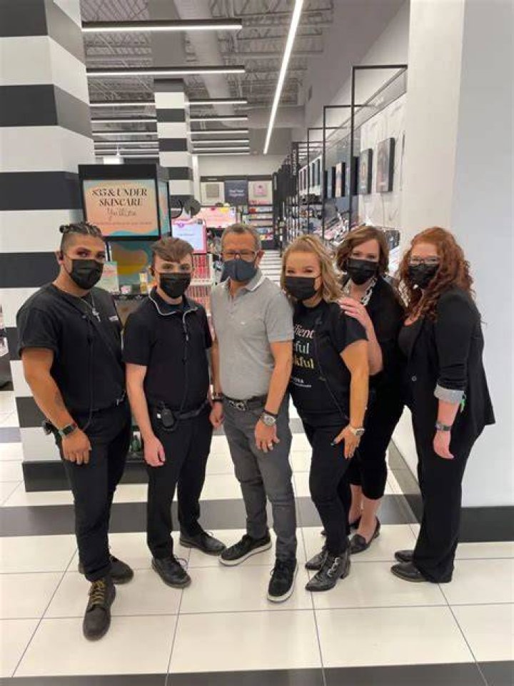 What is the dress code at Sephora?