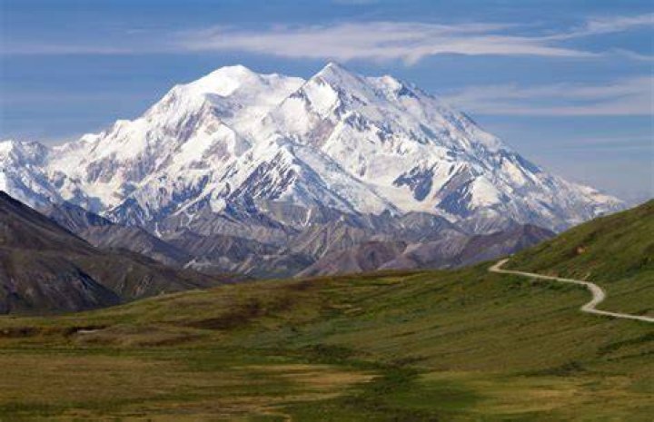 What mountain range is Denali in?