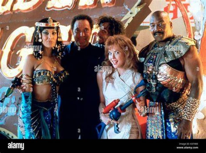 Who plays Cindy on Mars Attacks?